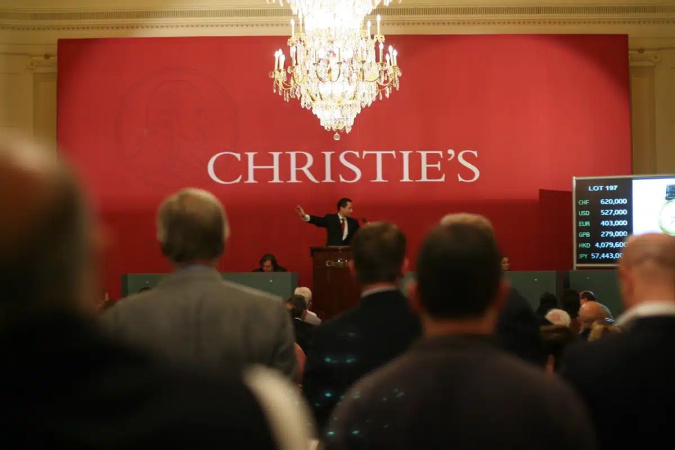 Аукціонний будинок Christie's продав на торгах чергову колекцію вин гонконзького мільярдера Джозефа Лау зі сфери нерухомості за 72,89 млн гонконгських доларів ($9,31 млн), йдеться на сайті Christie's.► Читайте сторінку «Мінфіна» у фейсбуці: головні фінансові новиниПопередньо колекція оцінювалася більш як у $35 млн.